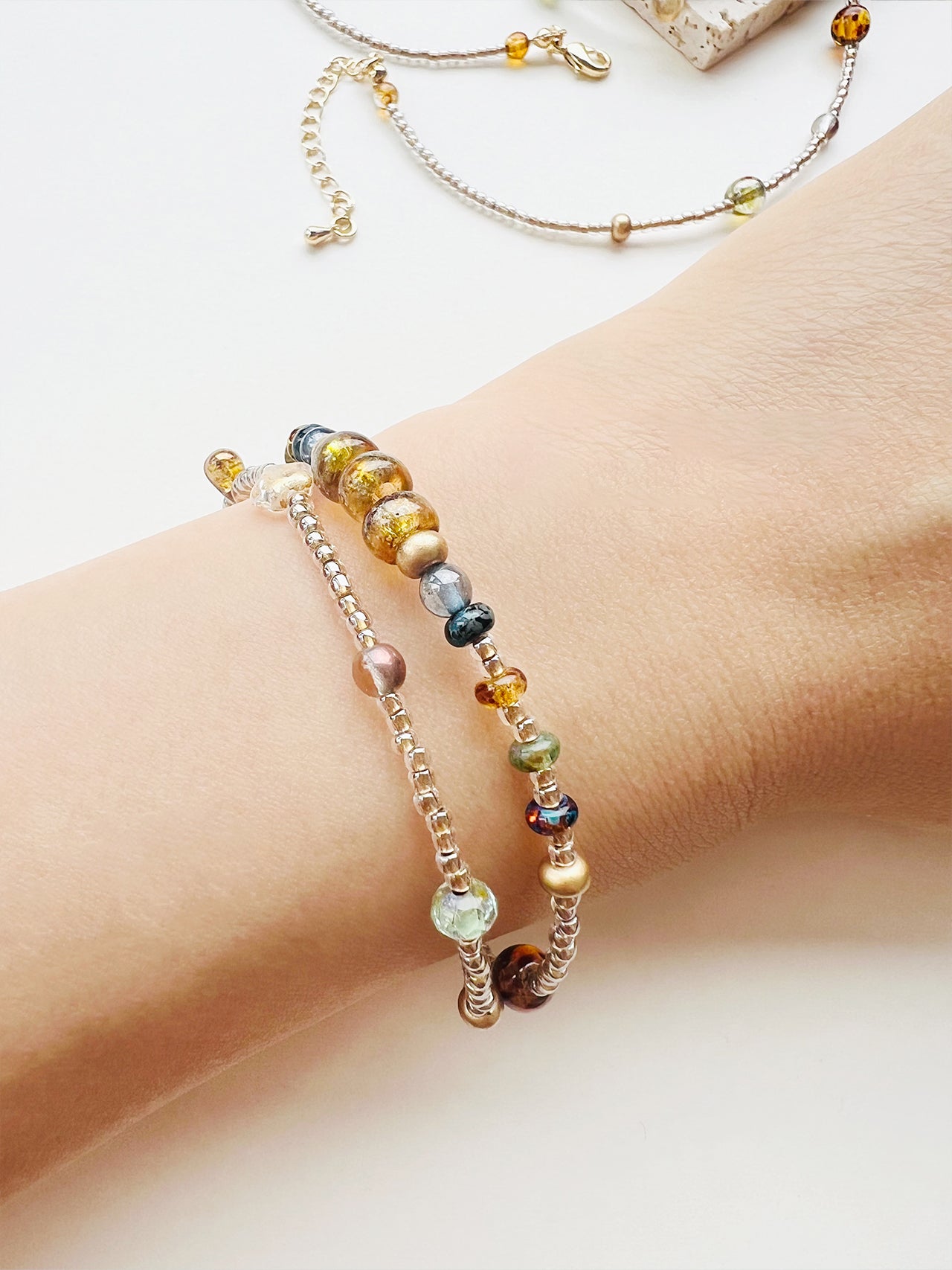 Pulseras de cuentas checas antiguas