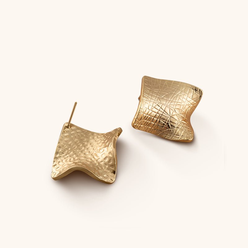 Floating Shore Studs Earrings - 18K Gold Plated - Jewelry de Corner
