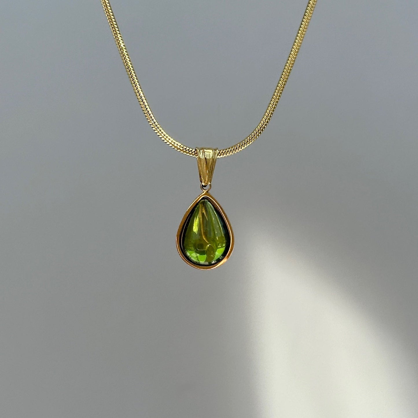 Vintage Green Tear Necklace - Jewelry de Corner