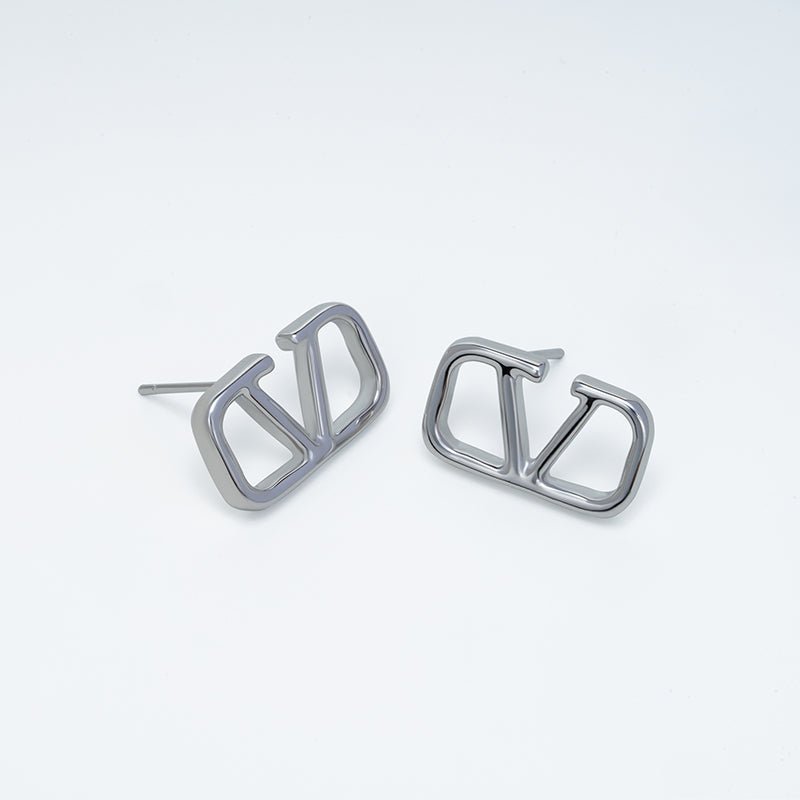 Vintage V - Shaped Earrings - Jewelry de Corner