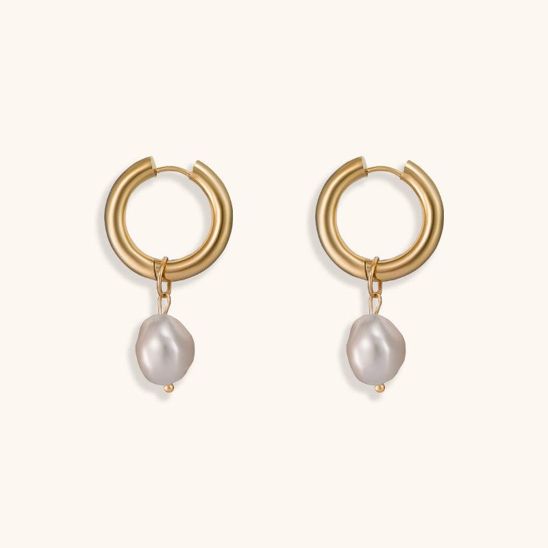 White Pearl Gold Hoops - Jewelry de Corner