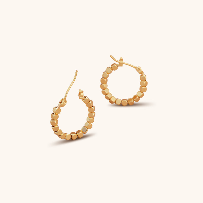 Elegant Gold Hoops - Jewelry de Corner