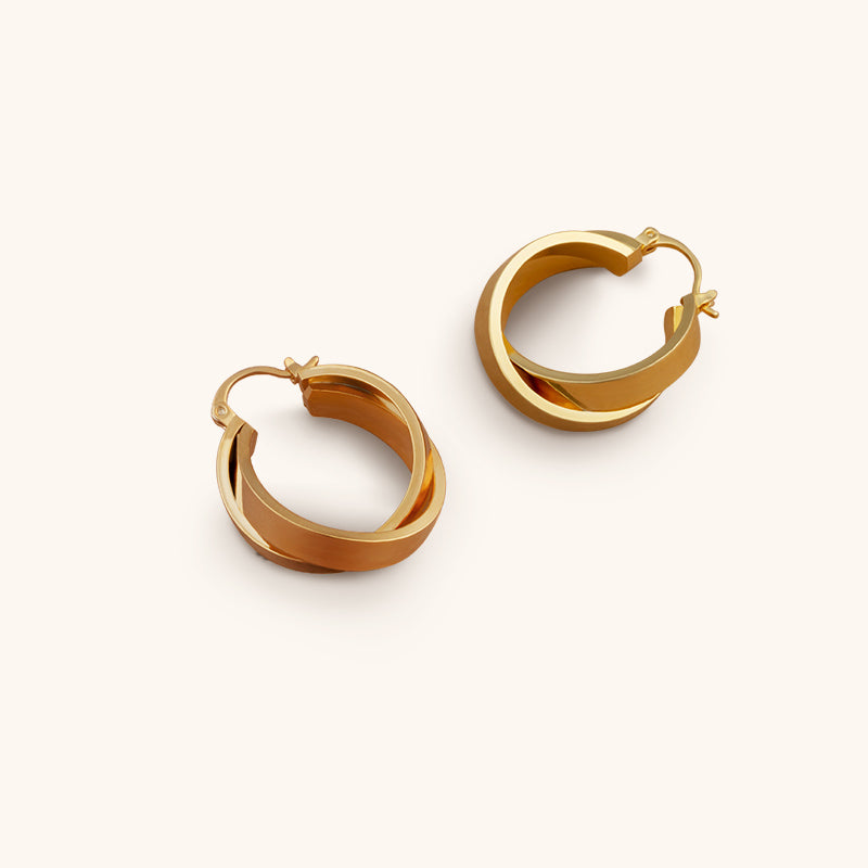 Close-Intersect Hoops - Jewelry de Corner