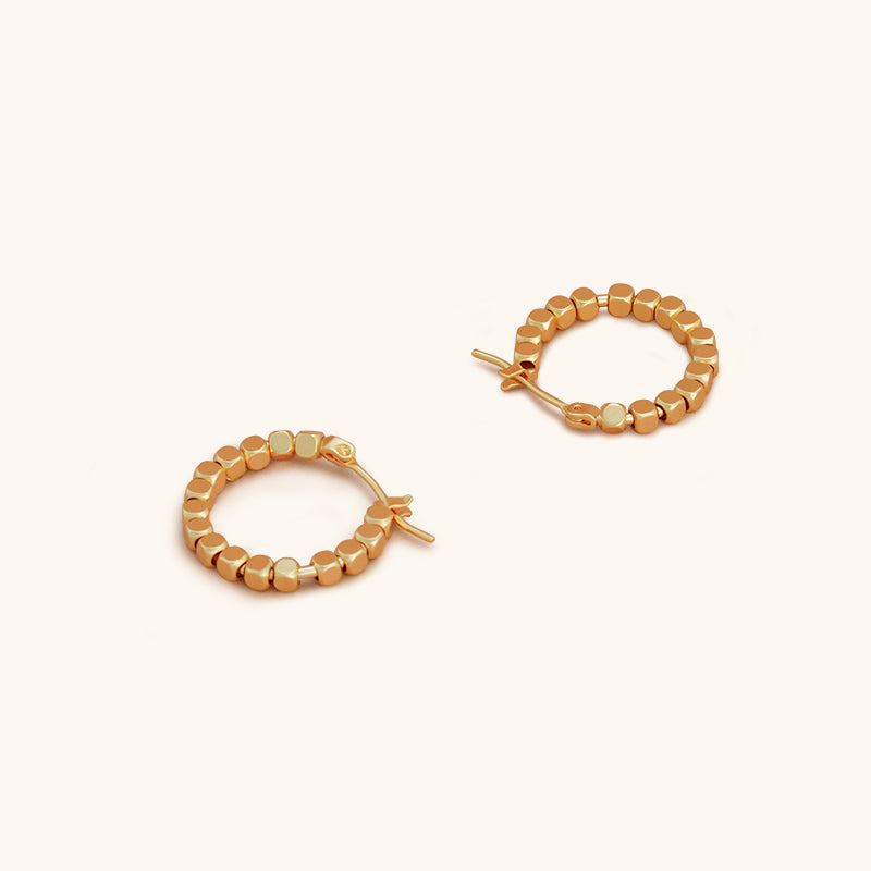 Elegant Gold Hoops - Jewelry de Corner