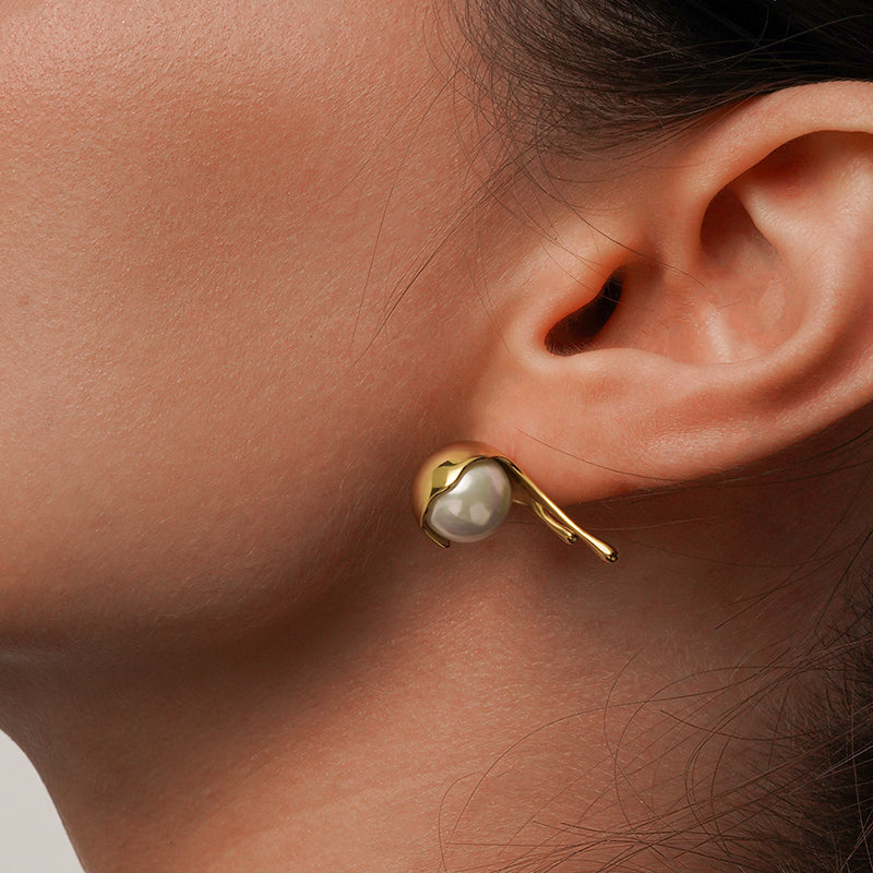 Pearl Girl Studs - Jewelry de Corner