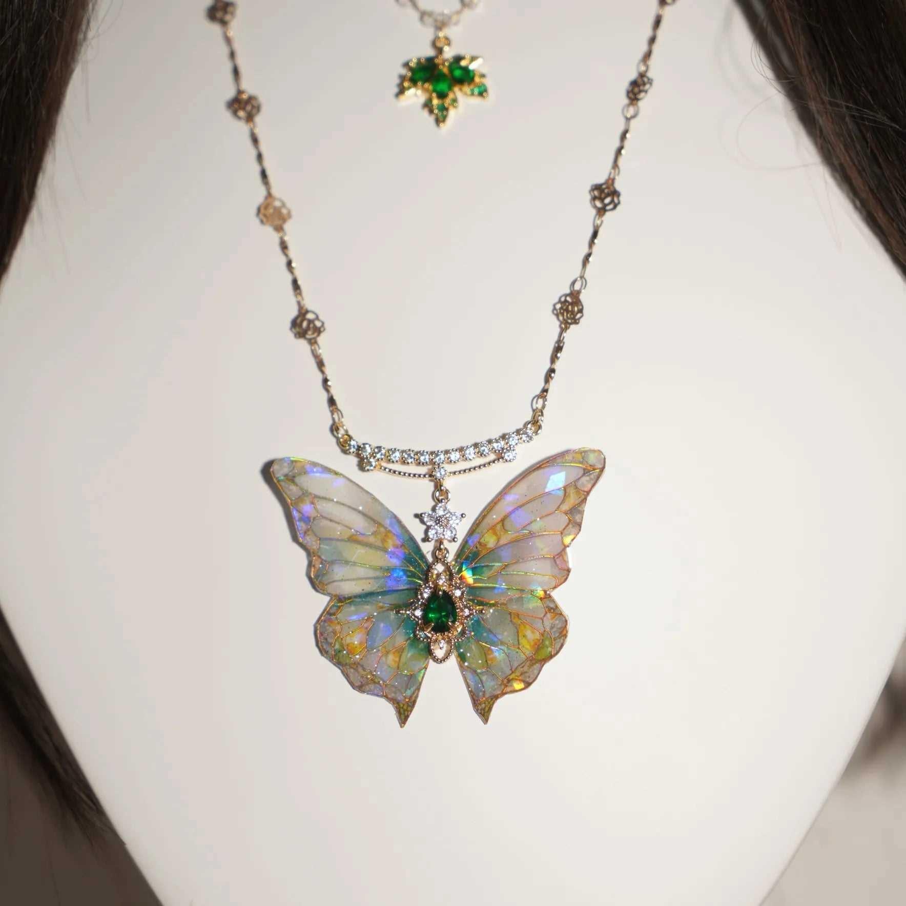 Handmade Butterfly Glue Necklace - Jewelry de Corner