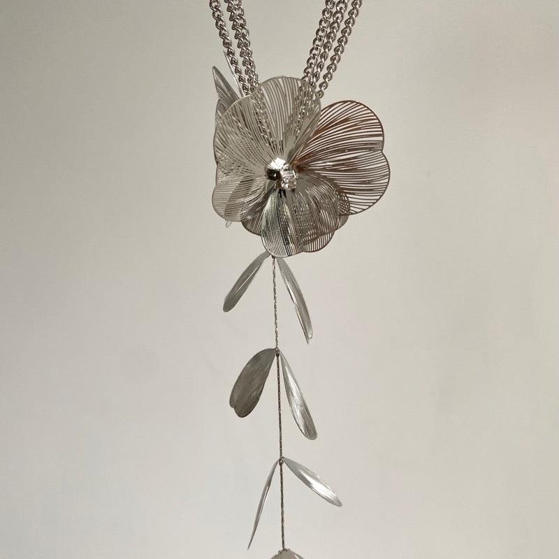 Multi-Layered Flowing Flower Necklace - Jewelry de Corner