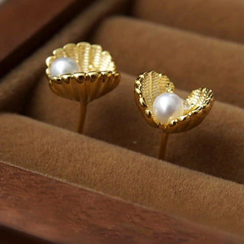 Pearl Shell Scallop Earrings - Jewelry de Corner