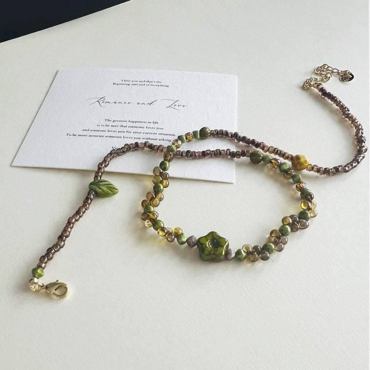 Collar vintage hecho a mano con cuentas checas Vitality