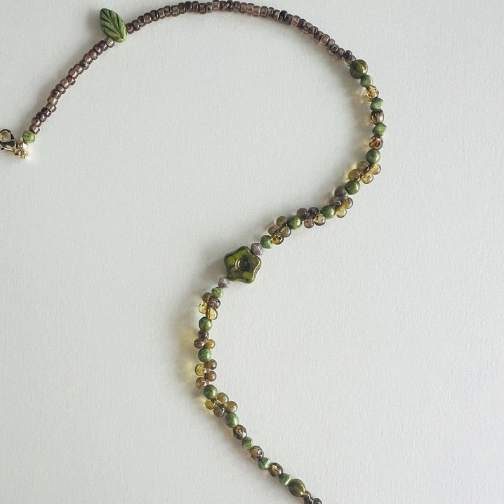 Collar vintage hecho a mano con cuentas checas Vitality