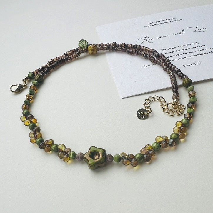 Collar vintage hecho a mano con cuentas checas Vitality