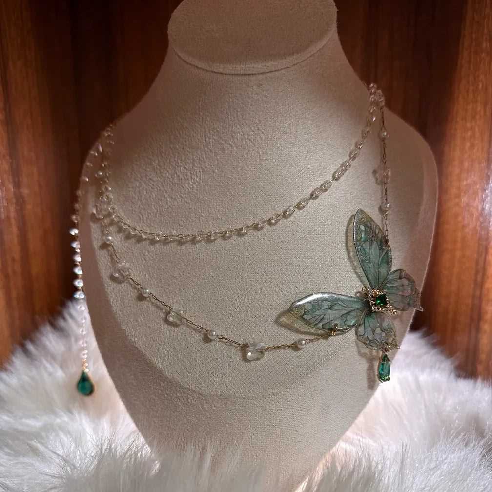 Handmade Butterfly Pearl Epoxy Necklace - Jewelry de Corner