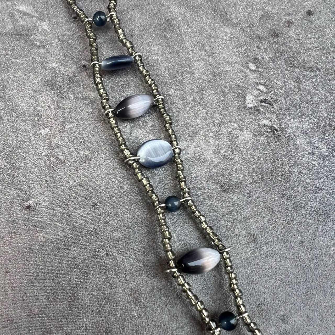 Handmade Beaded Opal Choker - Jewelry de Corner