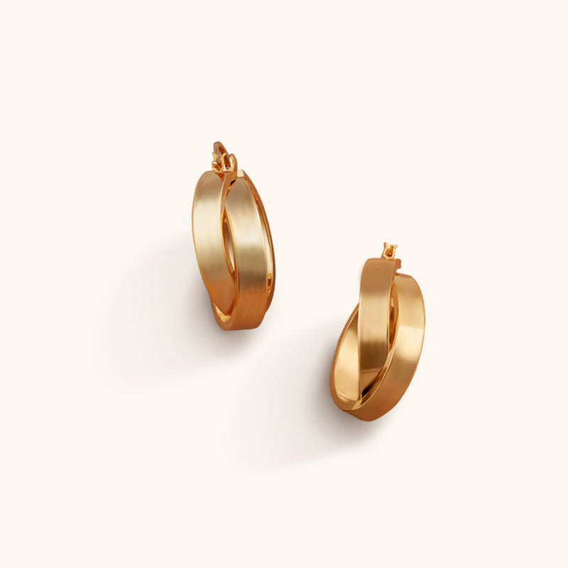 Close - Intersect Hoops Earrings - 18K Gold Plated - Jewelry de Corner