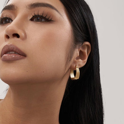 Close - Parallel Hoops Earrings - 18K Gold Plated - Jewelry de Corner