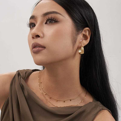 Close - Parallel Hoops Earrings - 18K Gold Plated - Jewelry de Corner