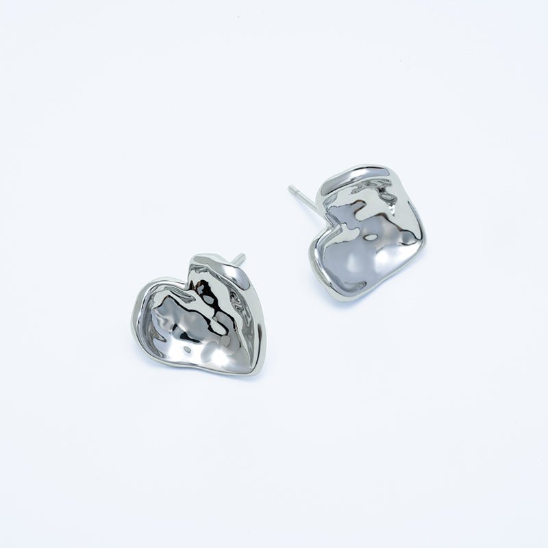Glossy Pleated Heart Earrings - Jewelry de Corner