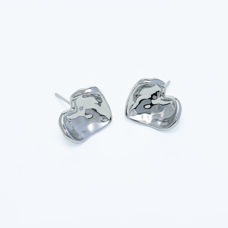 Glossy Pleated Heart Earrings - Jewelry de Corner