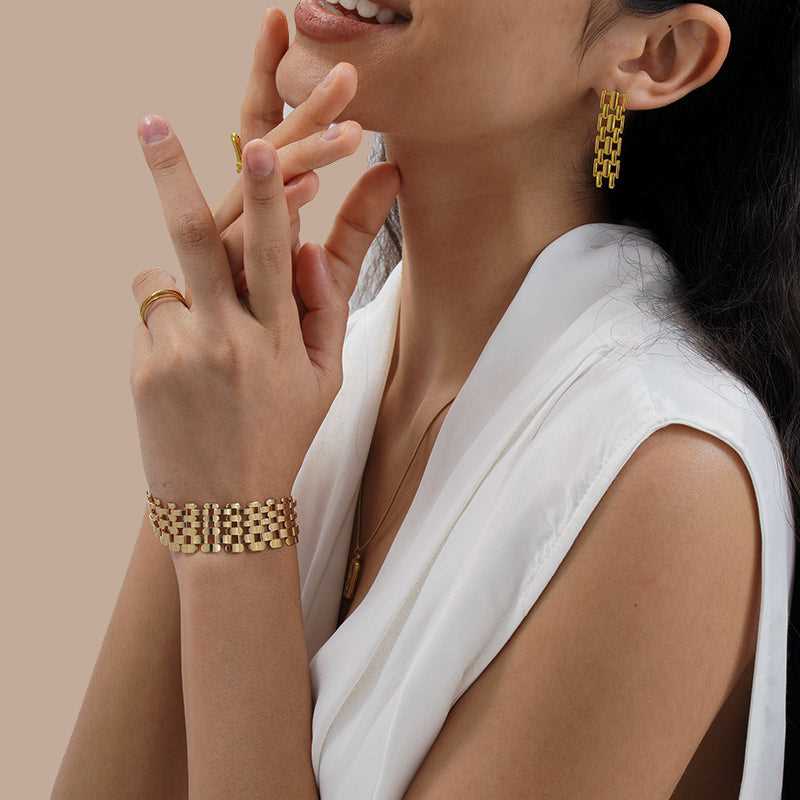 Gold Strap Bracelet - 18K Gold Plated - Jewelry de Corner