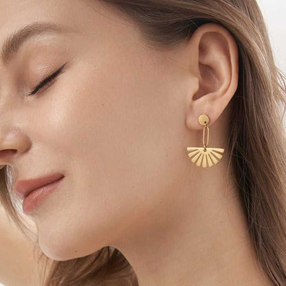 Golden Feather Fan Studs Earrings - 18K Gold Plated - Jewelry de Corner