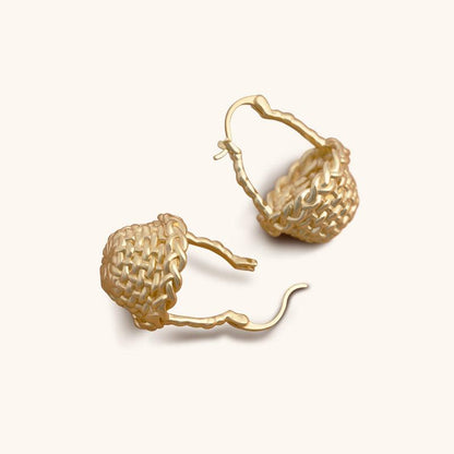 Golden Flower Basket Studs Earrings - 18K Gold Plated - Jewelry de Corner