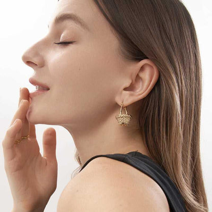 Golden Flower Basket Studs Earrings - 18K Gold Plated - Jewelry de Corner