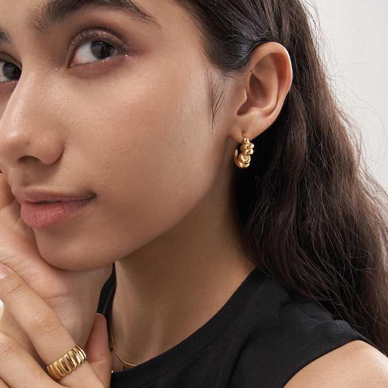 Golden Spiral Hoops Earrings - 18K Gold Plated - Jewelry de Corner