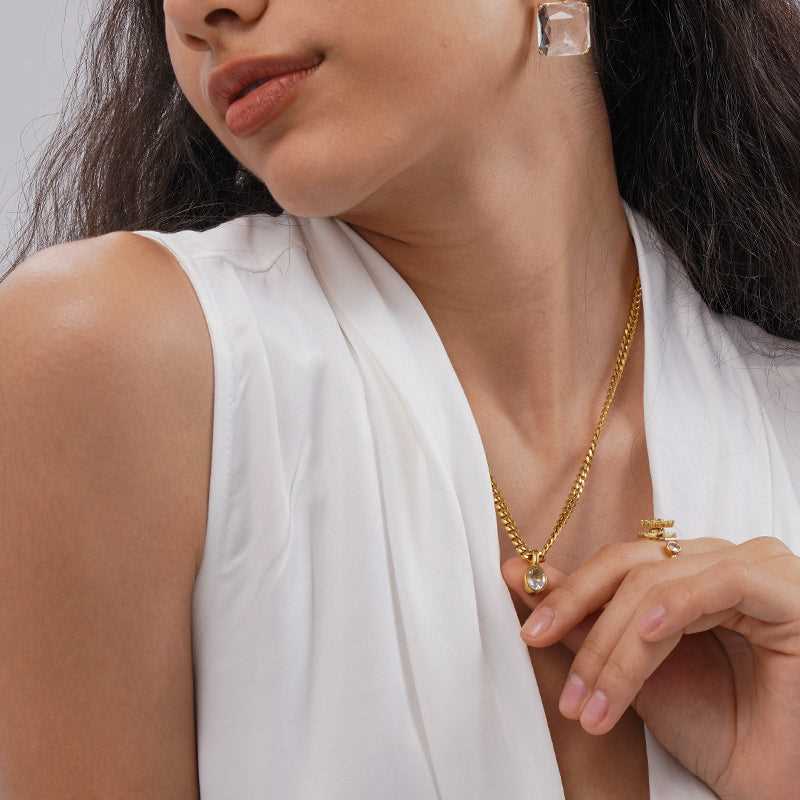 Heart of Dione Hoops Earrings - 18K Gold Plated - Jewelry de Corner