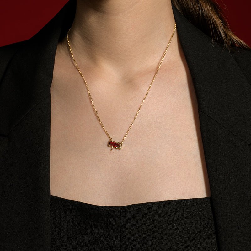 Love's Premeditation Studs Earrings - 18K Gold Plated - Jewelry de Corner