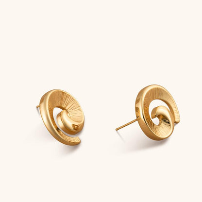 Maelstrom Heart Studs Earrings - 18K Gold Plated - Jewelry de Corner