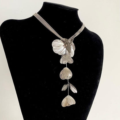 Multi - Layered Flowing Flower Necklace - Jewelry de Corner