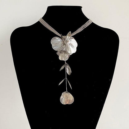 Multi - Layered Flowing Flower Necklace - Jewelry de Corner