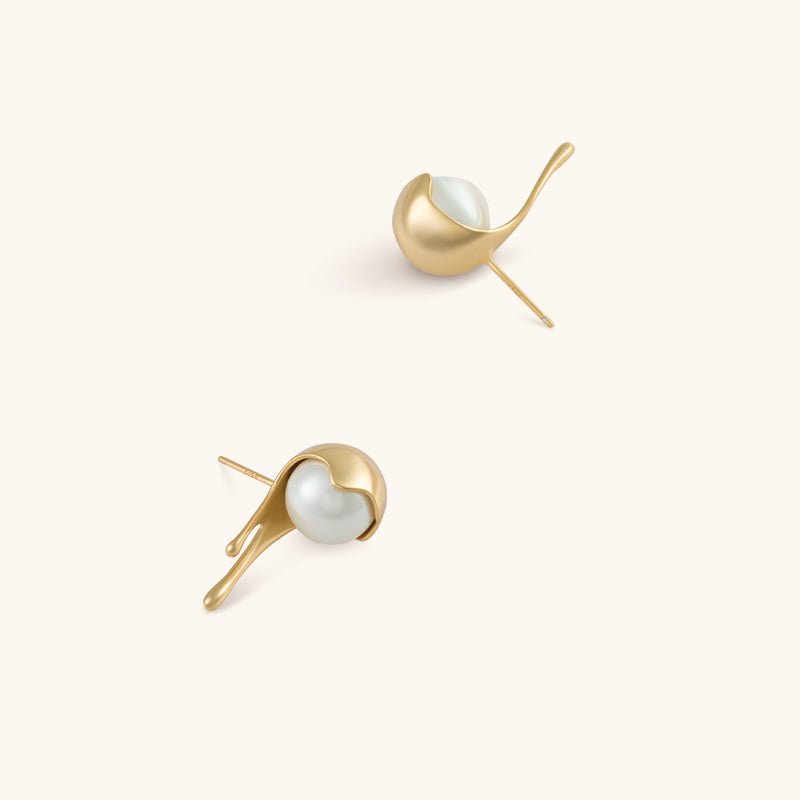Pearl Girl Studs Earrings - 18K Gold Plated - Jewelry de Corner
