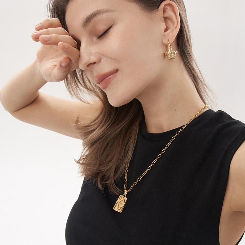 Sun Moon Temple Necklace - 18K Gold Plated - Jewelry de Corner