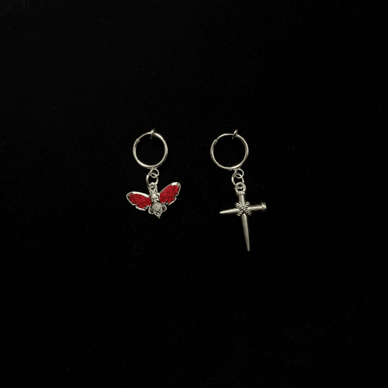 Vintage Asymmetrical Insect Cross Earrings - Jewelry de Corner