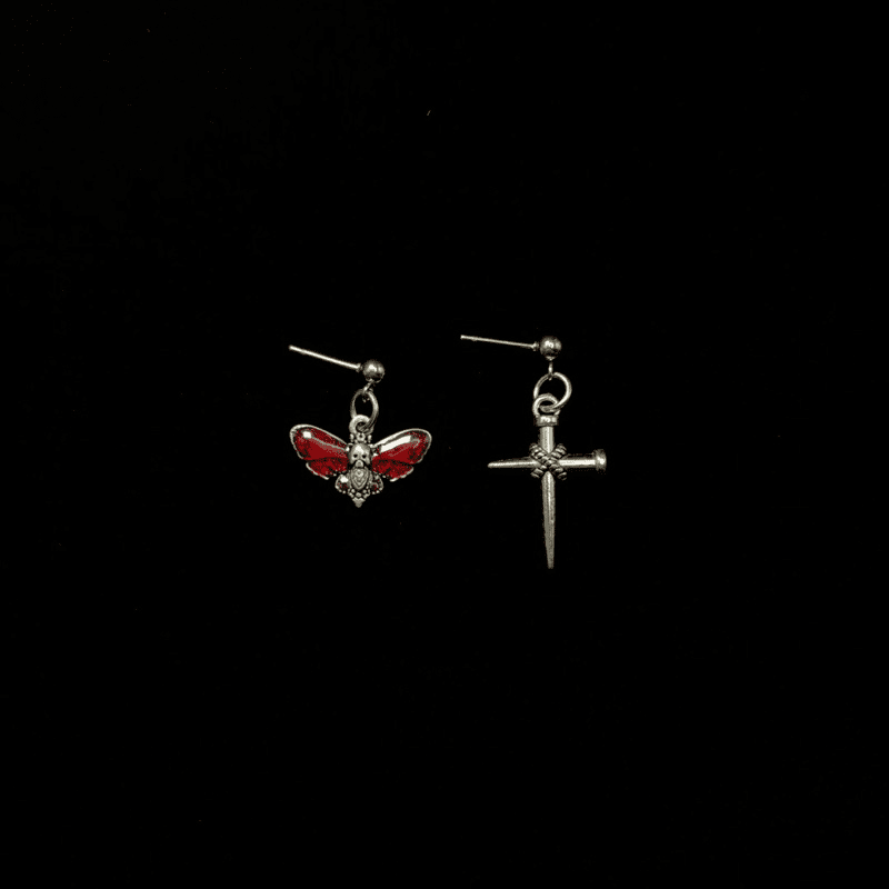 Vintage Asymmetrical Insect Cross Earrings - Jewelry de Corner