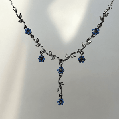 Vintage Blue Small Flower Necklace - Jewelry de Corner