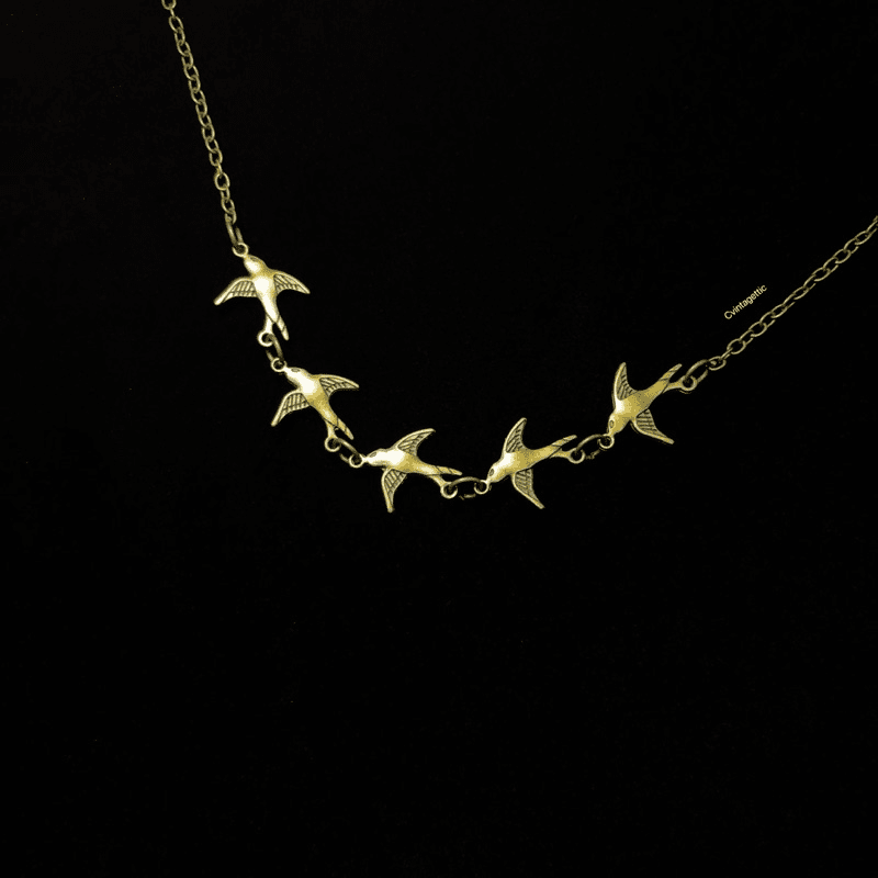 Vintage Swallow Bird Necklace - Jewelry de Corner