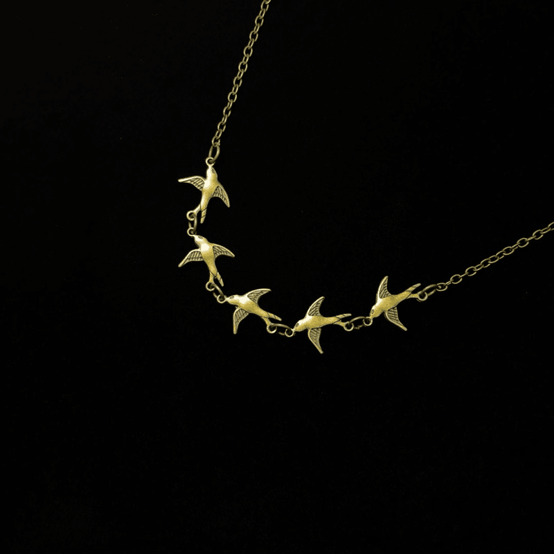 Vintage Swallow Bird Necklace - Jewelry de Corner