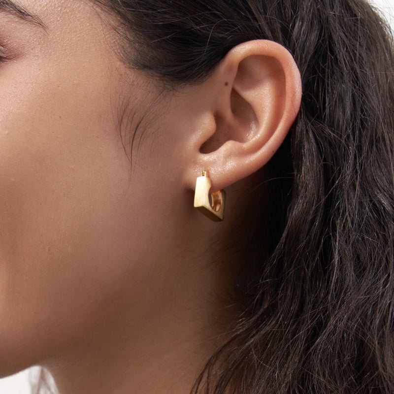 Wedge Stone Hoops Earrings - 18K Gold Plated - Jewelry de Corner